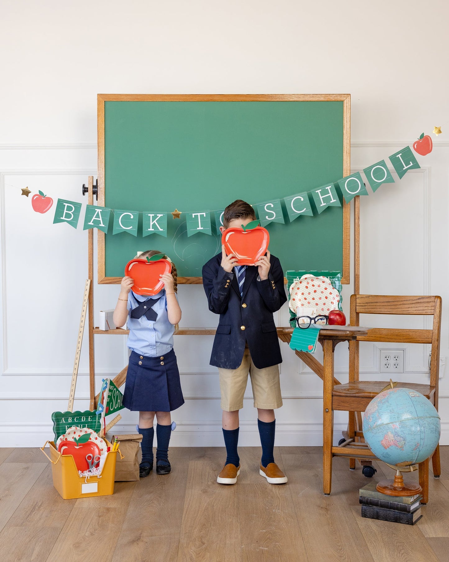 Apple Shaped Paper Plate