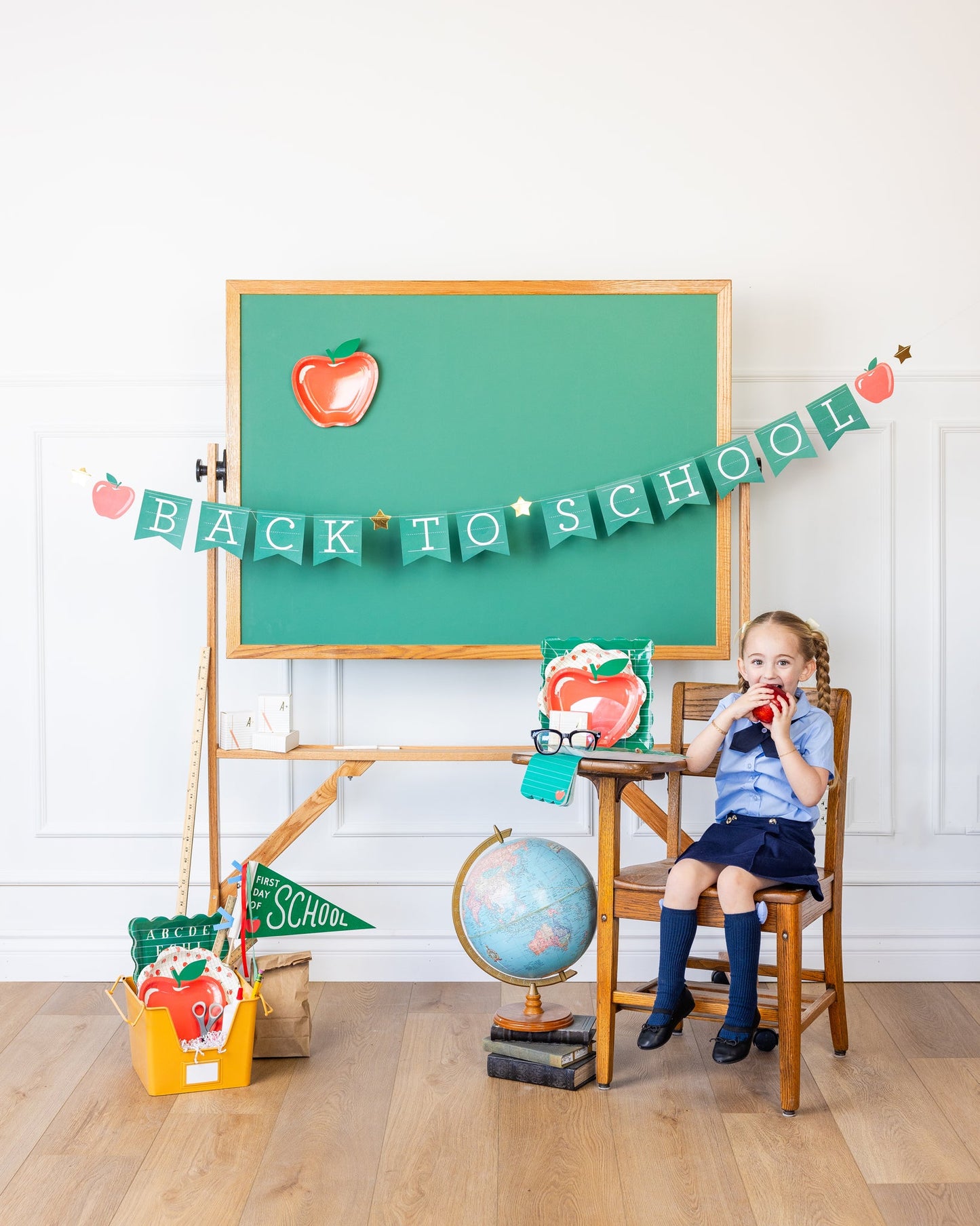 Apple Pattern Paper Plate