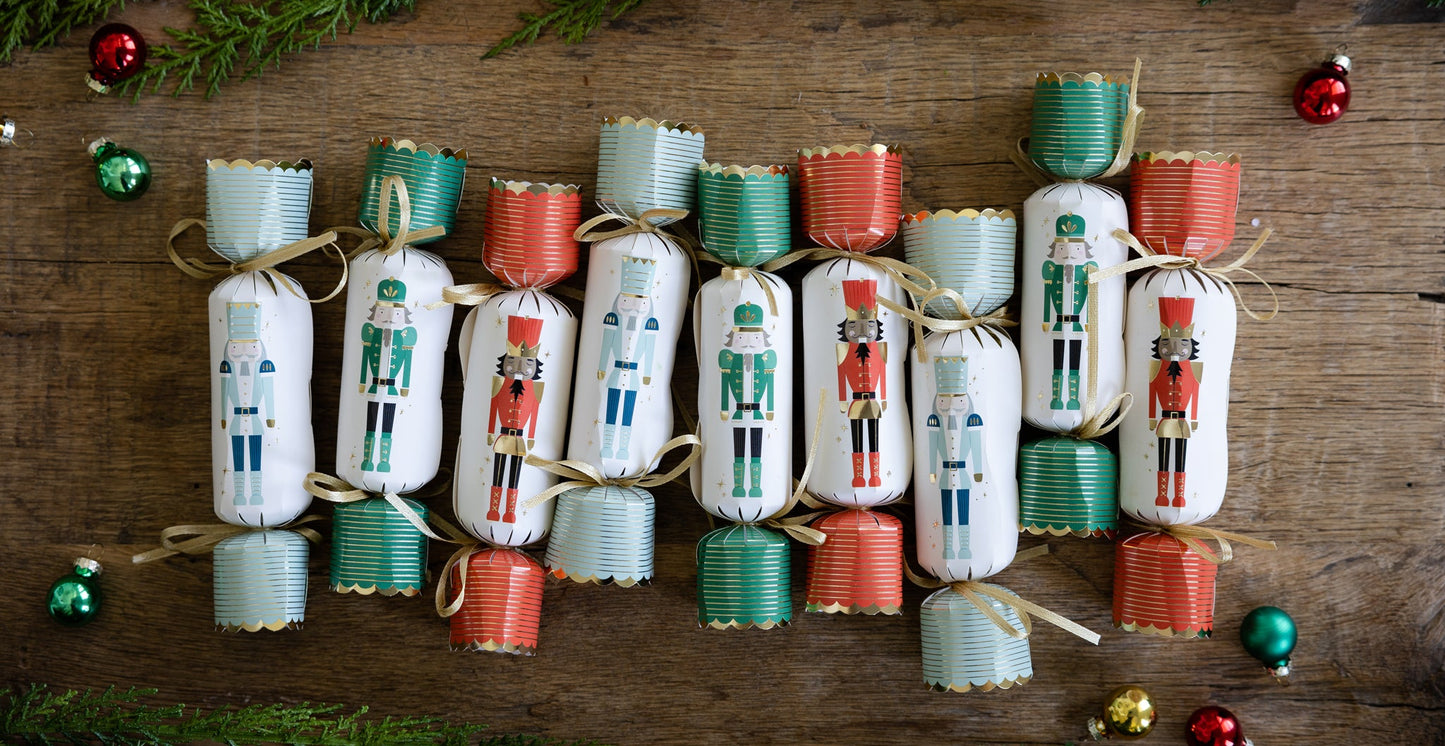 Nutcrackers Cracker Set